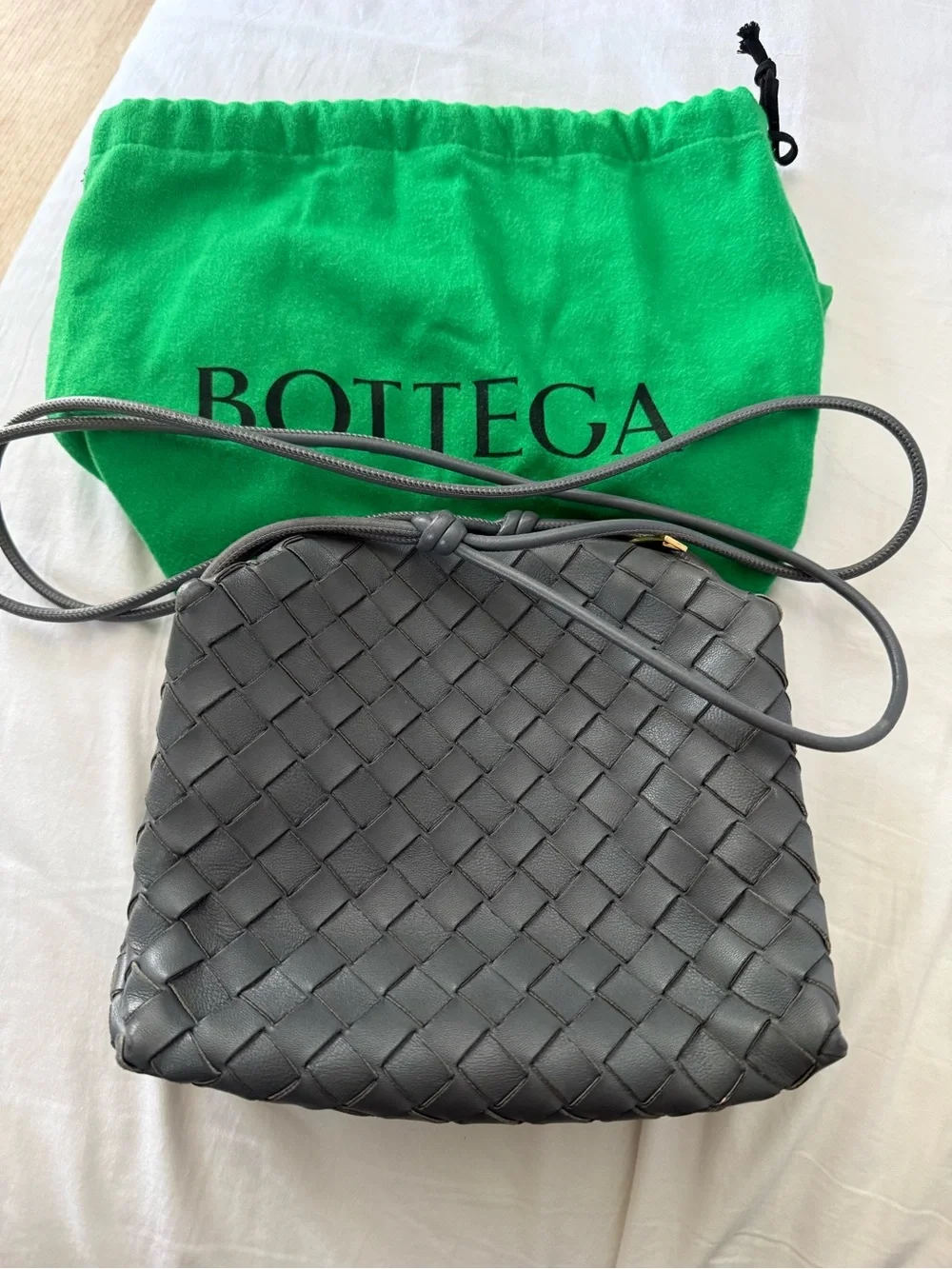 Bottega Veneta Intreciatto Loop Crossbody bag in Grey - Picture 1 of 4